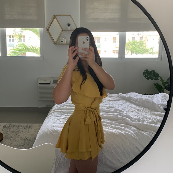 DO + BE Ruffle Wrap Romper / Size S - Picture 3 of 5